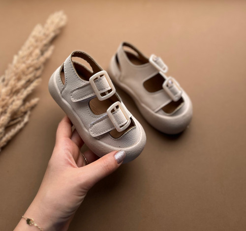 صندل اسپرت آرا